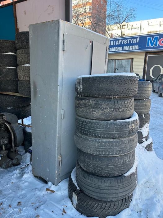 Продам Шкаф желнзный