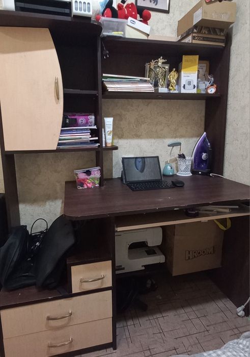 СРОЧНО продам стол ученический