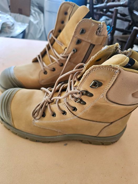 Туристически обувки 48 номер