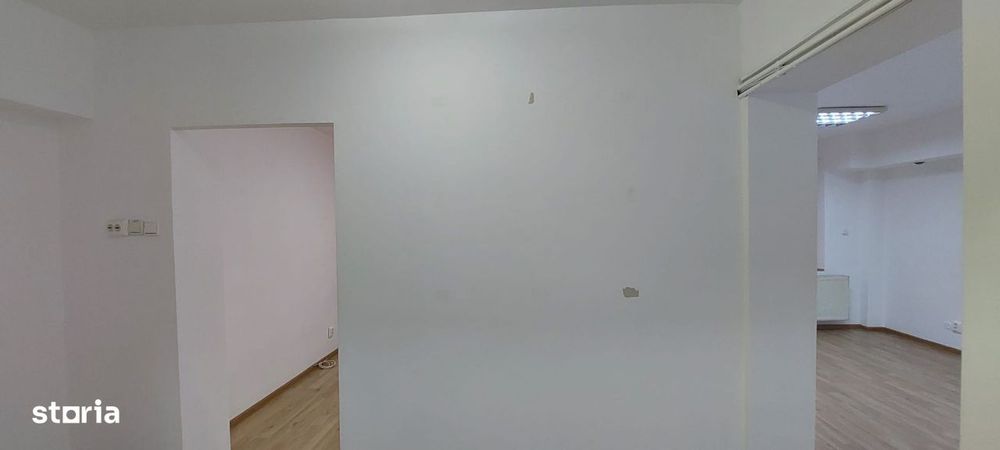 De inchiriat spatiu comercial/ birouri 40 mp - zona Poli 2