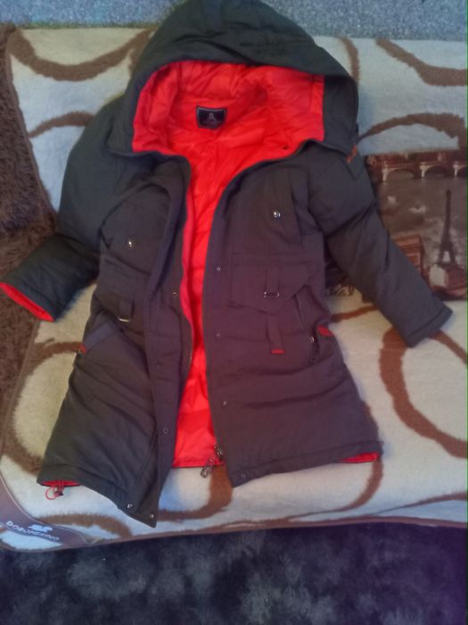 Продам куртку женскую