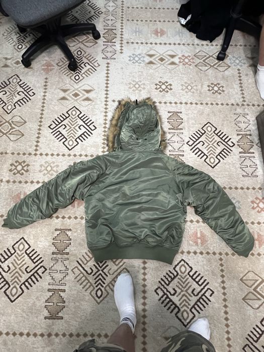 Продам Alpha Industries N-2B.