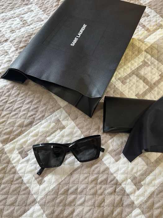 Солнцезащитные очки Saint Laurent