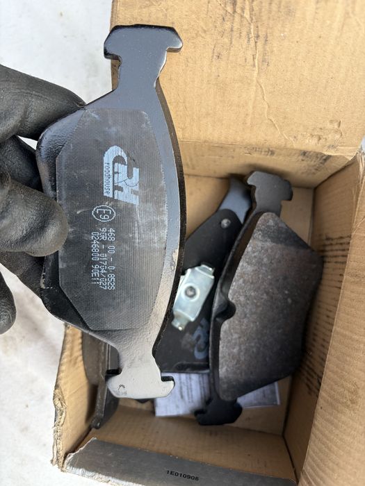 Нови предни накладки Roadhouse Opel Vectra Omega Calibra Saab 900 0246800