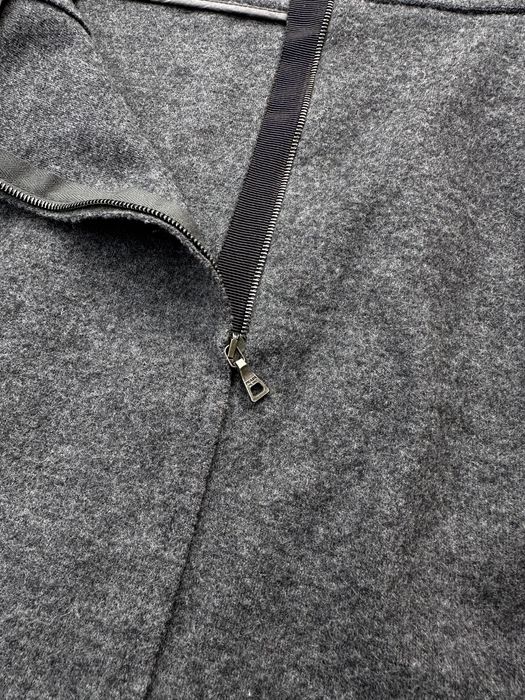 ОРИГИНАЛНА Вълнена пола Prada Milano - размер IT40 (М), Отлично състояние