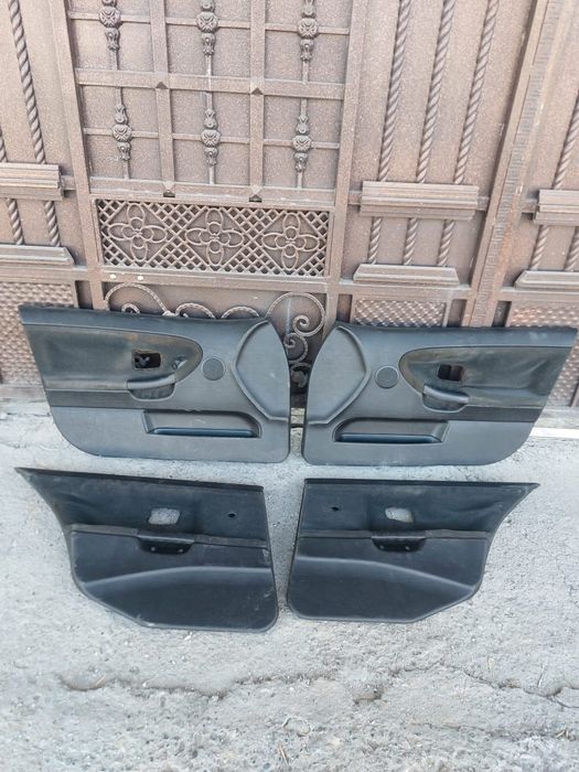 Обшивки на  BMW e36 дверные карты е36 BMW