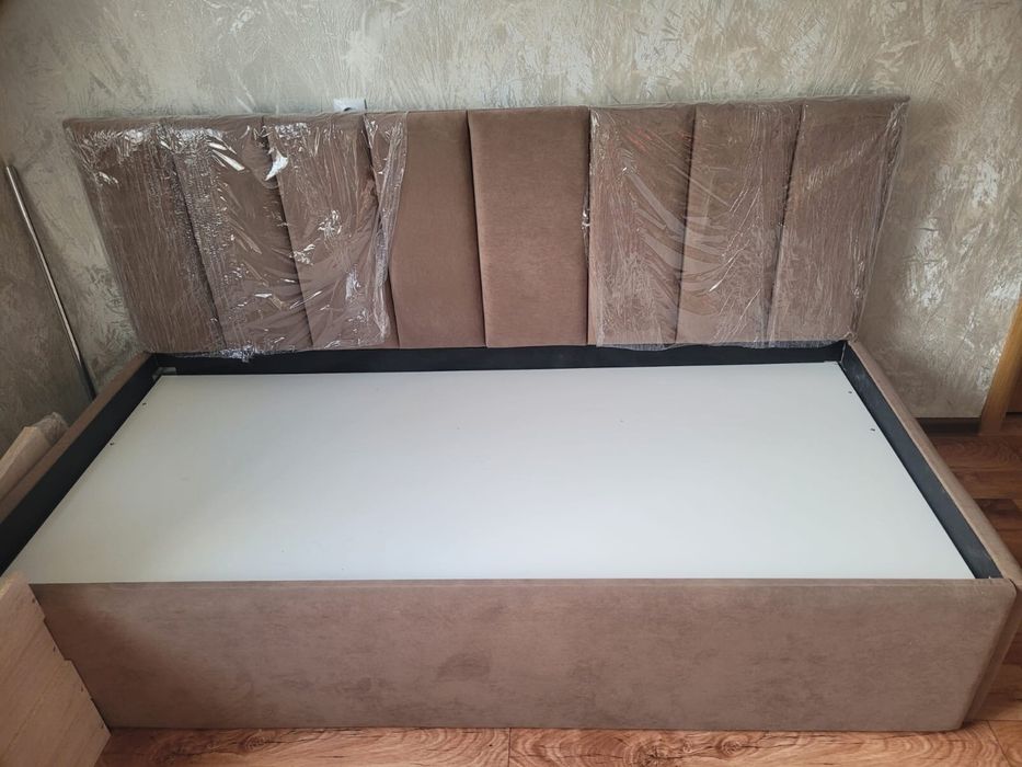 2 кровати не до собранные