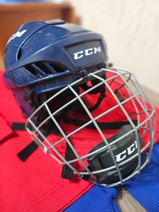 Шлем хоккейный детский