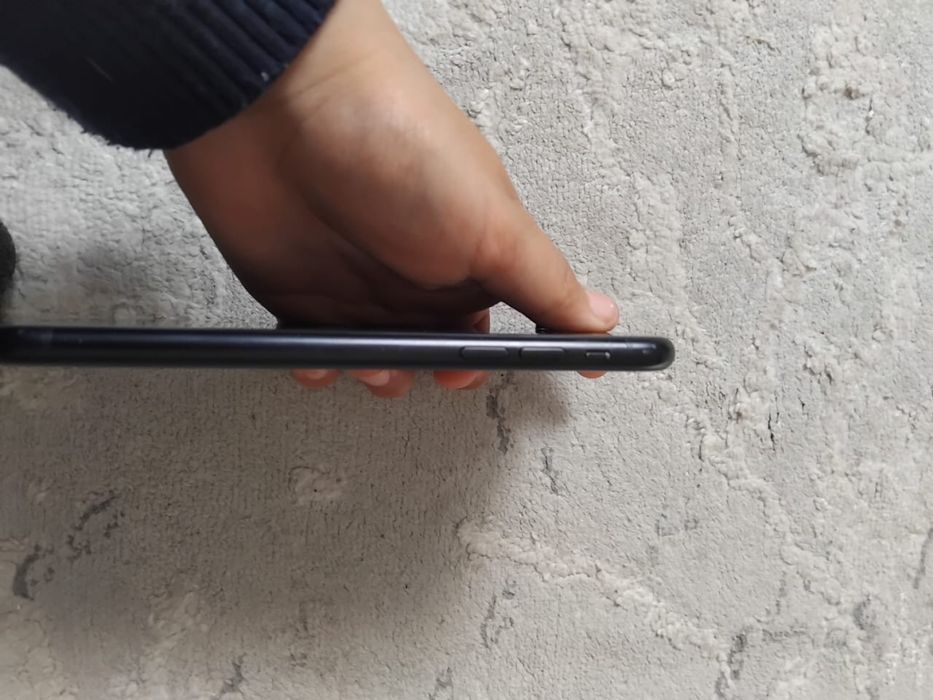 Срочный айфон Хр акб 75 не видел ремонт