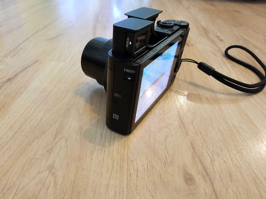 SONY Cyber-shot DSC-HX90