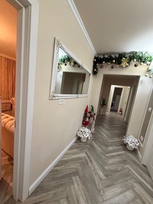 Apartament 5 camere Zona Miorita/ Micalaca