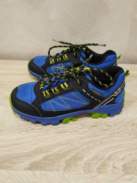 Маратонки  waterproof