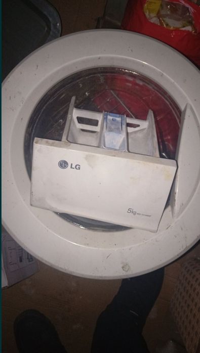 Продам дверь от стеральный машинка LG