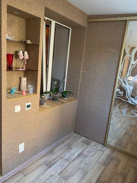 Продается  2 ком. Район 8 школы