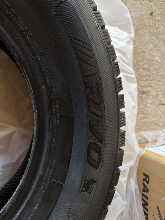 Зимние шины 265/65R17 (4 шт.)