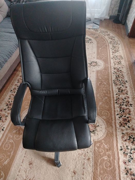 Продам офисное кресло.