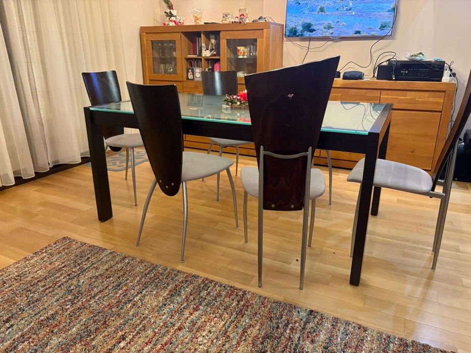 Трапезна маса с шест стола