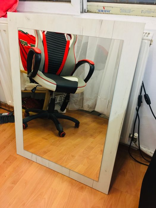Oglindă De vânzare, nou-nouț, preț foarte rezonabil 100 lei, lățime 67