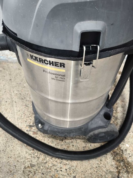 Двумоторна прахосмукачка KARCHER NT 70/2