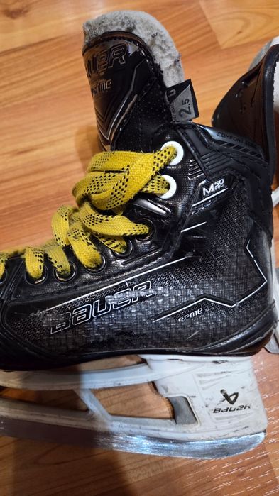 коньки bauer Supreme m5 pro 2.5 +стельки  bauer aetrex orthotics