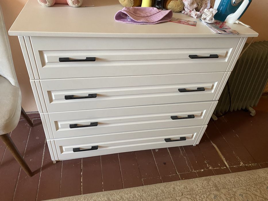 Шкаф,комод,тумбочки, зеркало