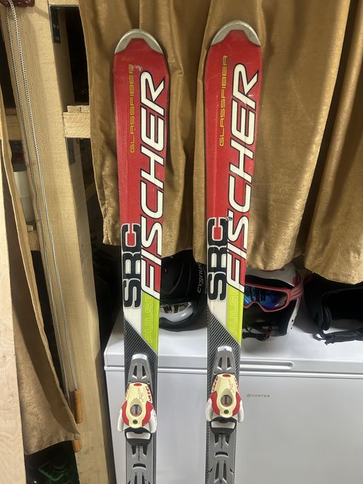 Schiuri Fischer 165 cm cu legaturi Atomic