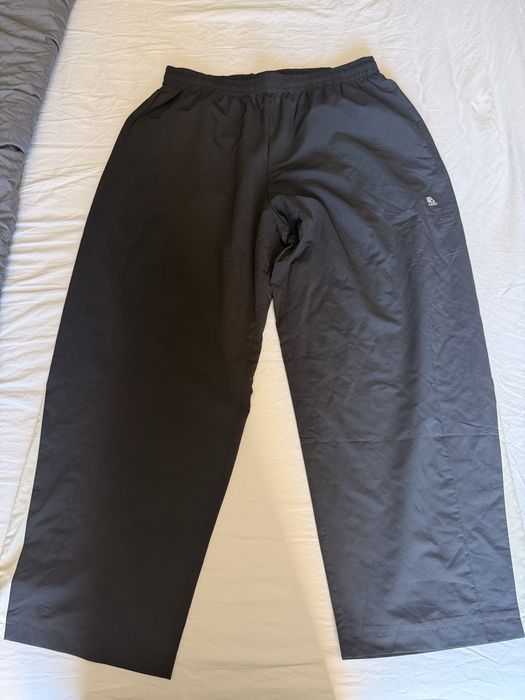 Zara комплект панталони – сиви дънки + черен шушлеков  панталон