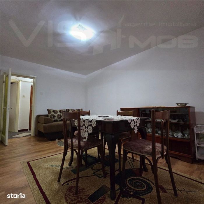 Apartament cu 3 camere - De vânzare