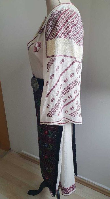 REDUCERE 20%! Costum popular (ie/camasa, poala, catrinte/fote/sorturi)