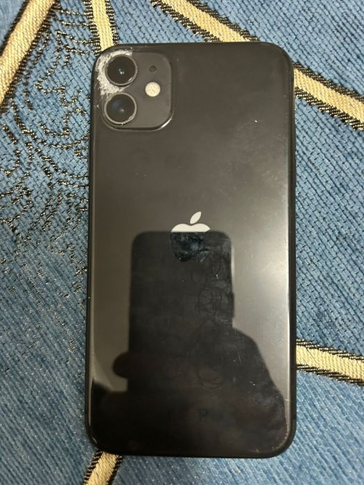 Продам айфон 11.