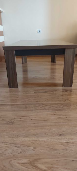 Холна маса в цвят кафяв дъб