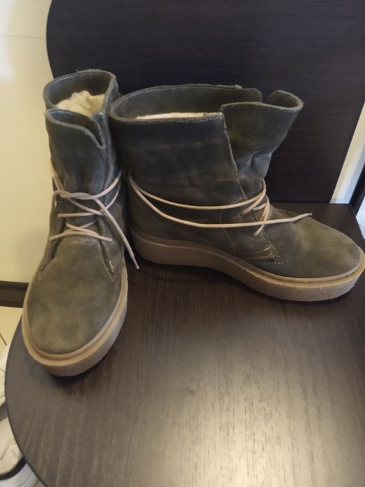 Продам зимние ботинки