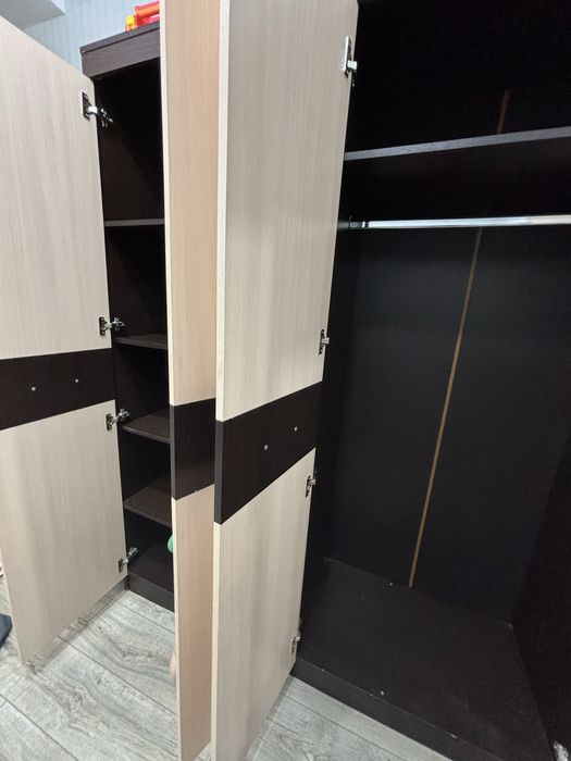 Шкаф вещевой с зеркалом