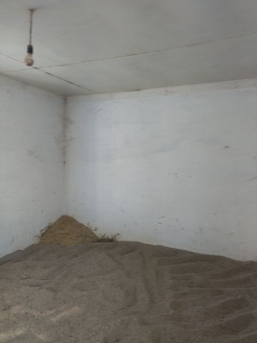 Uy sotiladi srochni kelishilgan xolda