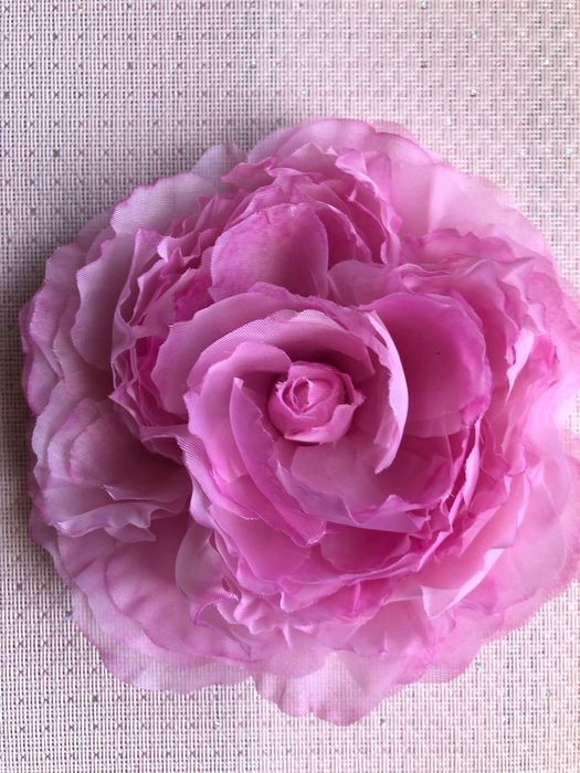 Брошь роза из ткани