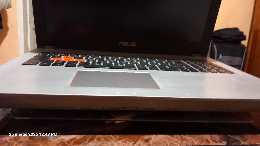 Laptop de gaming performant, ideal pentru jocuri exigente și multitask