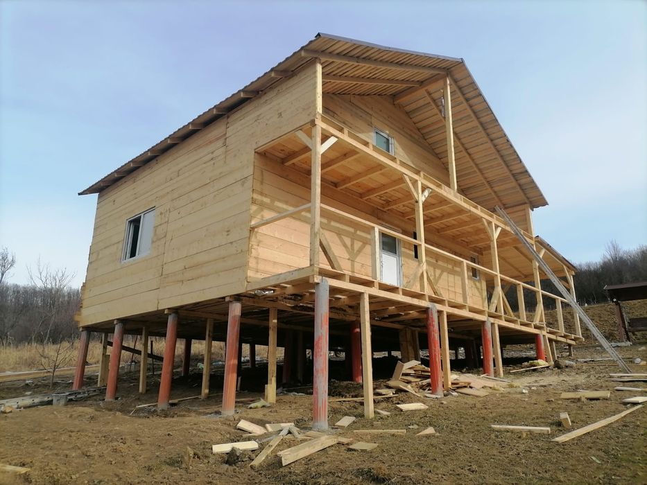 Vând cabane tip casa