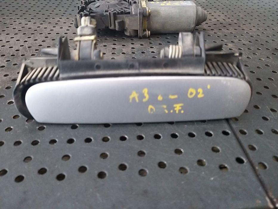 Maner usa dreapta fata audi a3 8l 4b0839885