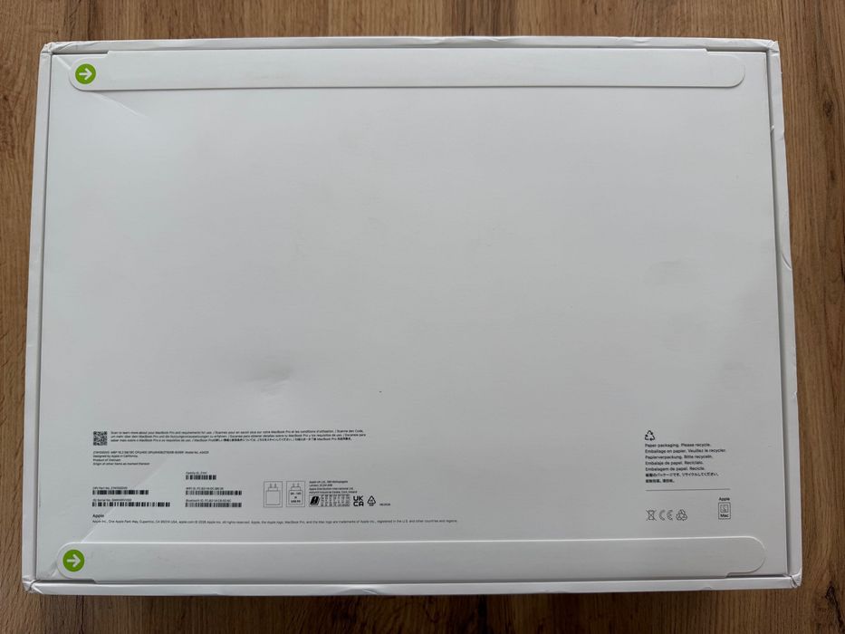 ЧИСТО НОВ MacBook Pro 16" M5 MAX Chip 18-CPU/40-GPU/64GB RAM/2TB SSD В ГАРАНЦИЯ 20.09.2029г