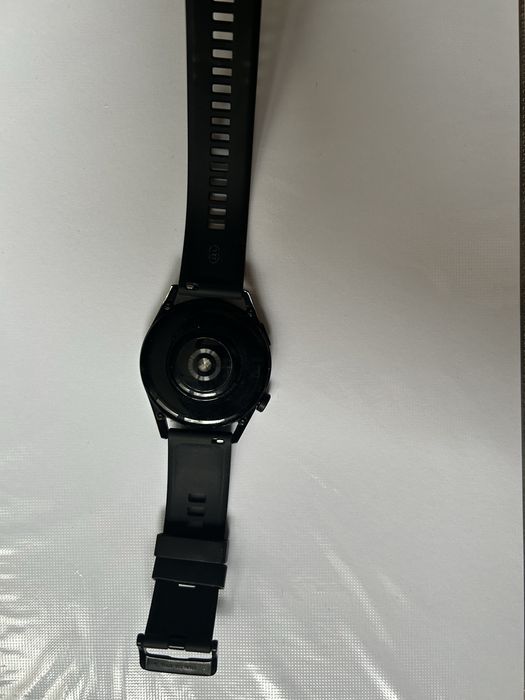 смарт-часы Huawei Watch GT 3 SE в чёрном цвете.