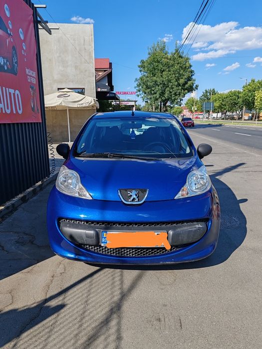 Vând Peugeot 107