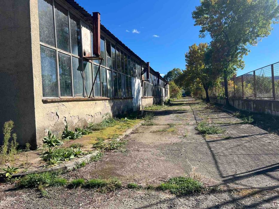 Продава се Промишлена сграда в Казанлък - 16466 кв.м за 93 €/кв.м - Снимка #10