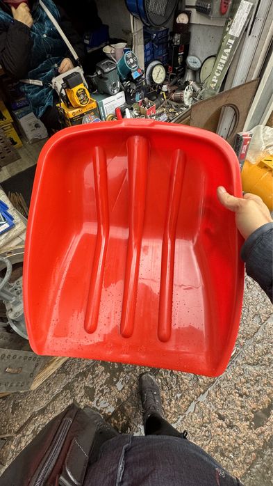 Лопаты снегоуборочные