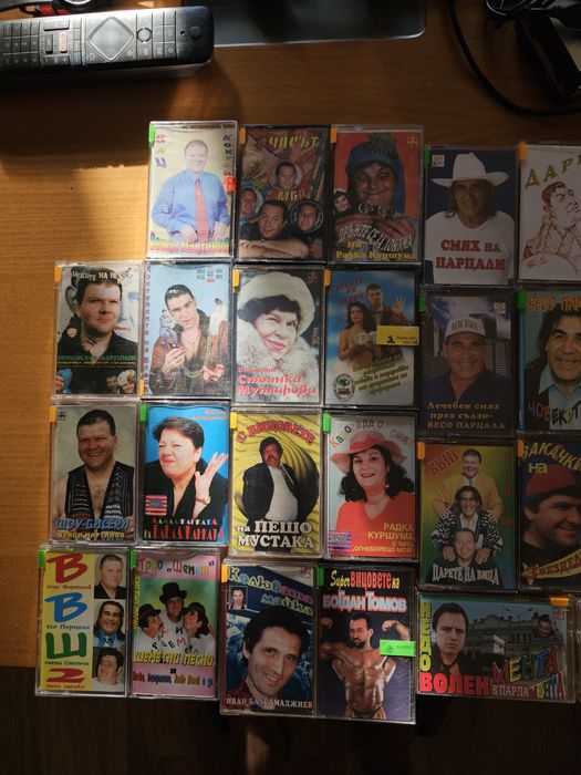 Продавам аудиокасети с българска музика!