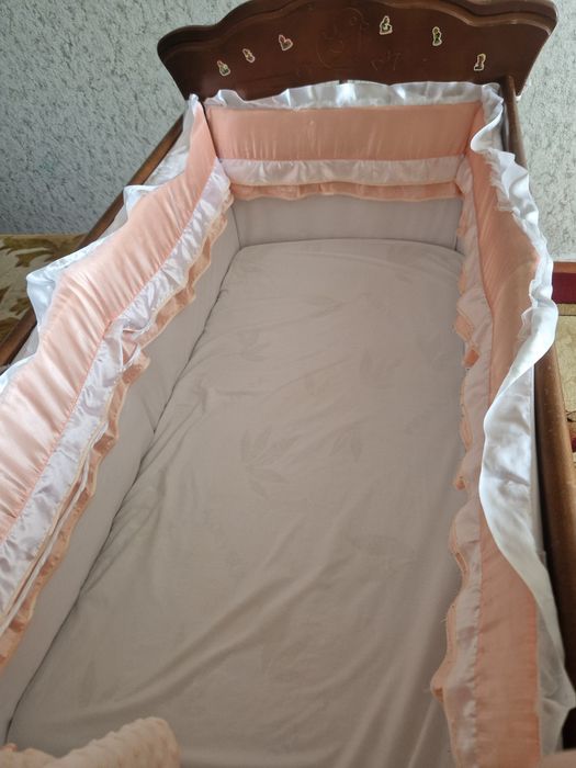 Продам детскую кроватку