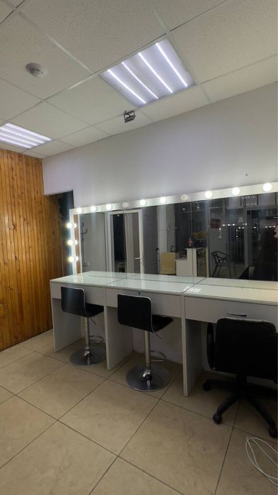 Столик визажиста