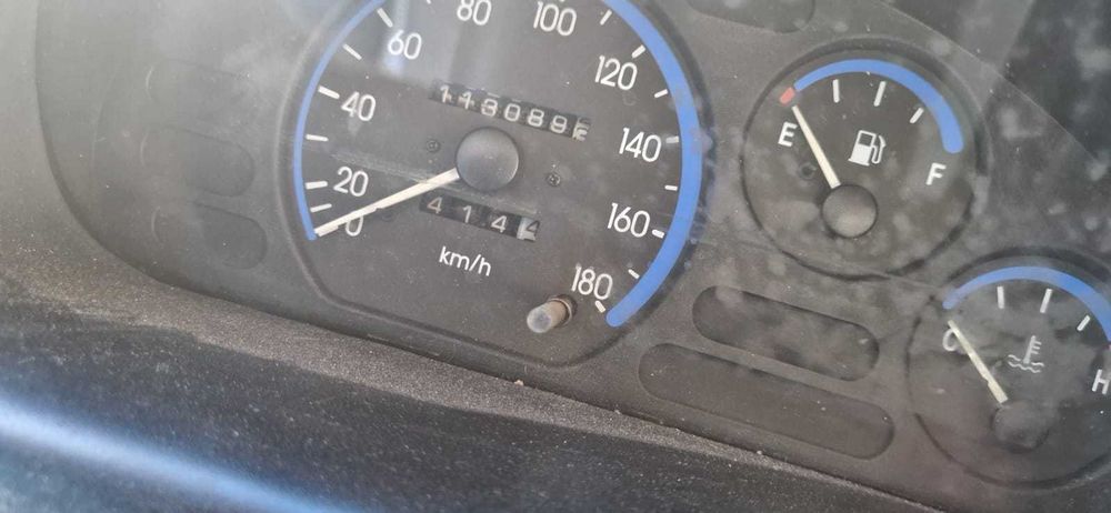 Vand Matiz Daewoo, cu factura,in circulatie. Este cu doua roti de rezerva si benzina in rezervor. Are 143.000 Km si usoare urme de rugina.
