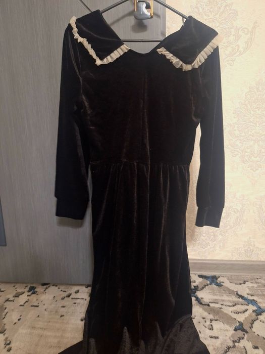 Женское платье с воротником, 42