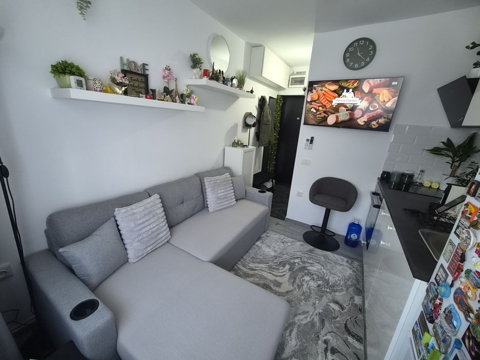 Vând garsoniera recent renovata!!