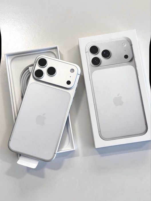 IPhone 17 pro в корпусе Xr